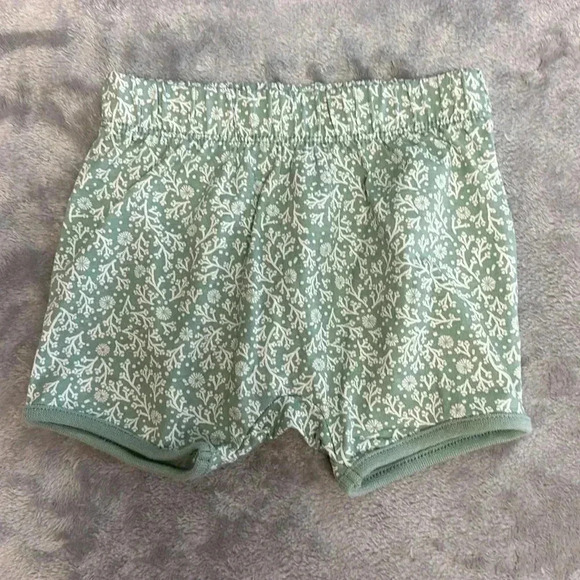 H&M and First Impressions - pair of floral print baby pants. Size 6-9  months - Picture 5 of 7